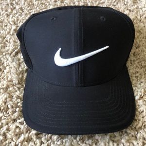 Men’s Nike golf hat